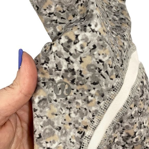 Lululemon Inspire II Crop Leggings in Petite Fleur Size‎ 8 - Picture 2 of 9
